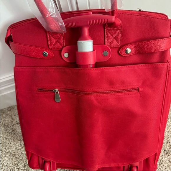 NWT red roller for laptop for traveling for kids or weekend get away - Picture 7 of 10